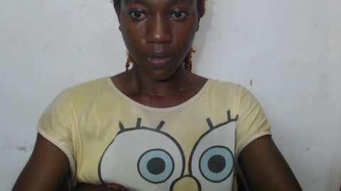 Snapshot of juicyberryx chatting on 20, 5, 2026 queen online show from 20, 5, 2026