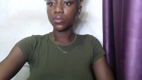 Snapshot of juicyberryx chatting on 3, 7, 2026 queen online show from 3, 7, 2026
