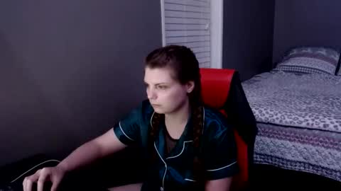 Snapshot of juicymomma1223 chatting on 7, 1, 2025 juicymomma1223 online show from 7, 1, 2025