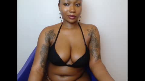 juicyxpink online show from 5, 3, 2025