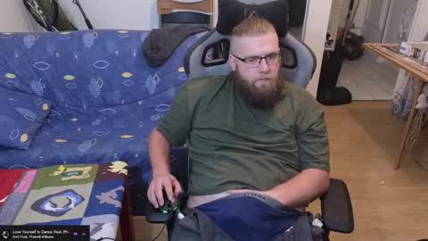 Snapshot of julcs chatting on 7, 3, 2025 Julcs online show from 7, 3, 2025