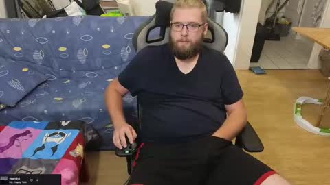 Snapshot of julcs chatting on 3, 10, 2025 Julcs online show from 3, 10, 2025