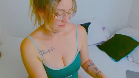  Juliana Torres  online show from 4, 2, 2026