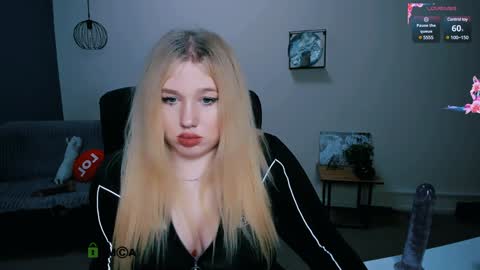 juli kisss online show from 19, 1, 2025