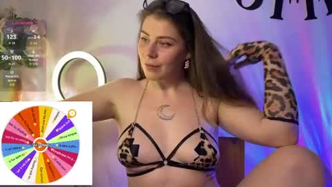 Snapshot of juli_m00n chatting on 9, 5, 2026 juli_m00n online show from 9, 5, 2026