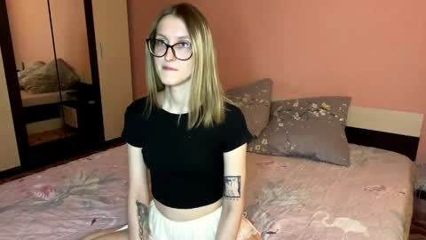 Snapshot of julia_charm chatting on 18, 5, 2026 julia_charm online show from 18, 5, 2026