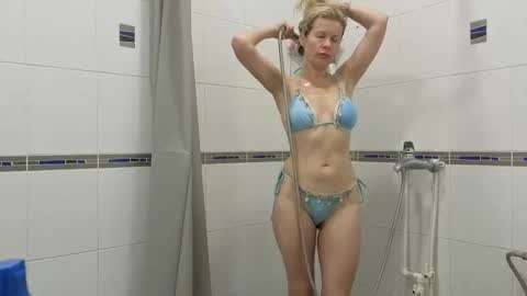 julia_giulia online show from 1, 11, 2025