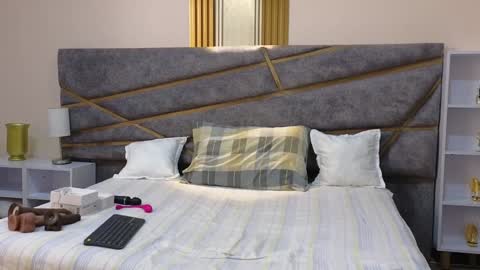 Julia Gomes online show from 7, 2, 2025