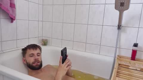 julia_official online show from 5, 10, 2025