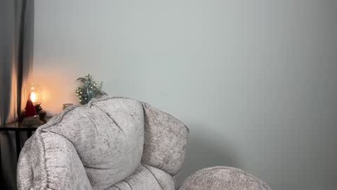 Julia R Le online show from 23, 12, 2024