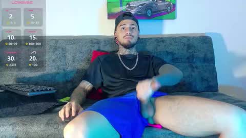 Julian independent model online show from 19, 12, 2025