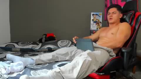 julian_wallace1 online show from 21, 5, 2026