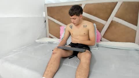 julian online show from 25, 11, 2025