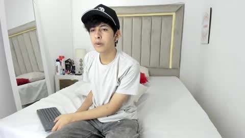 Julian online show from 5, 1, 2026