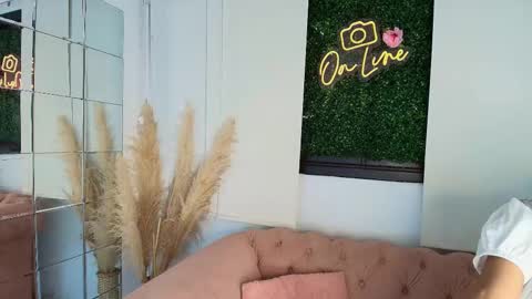 Snapshot of juliana_luque chatting on 2, 11, 2025 Juli online show from 2, 11, 2025