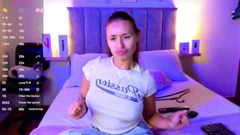 Snapshot of juliana_mancini chatting on 6, 10, 2025 Juliana Mancini online show from 6, 10, 2025