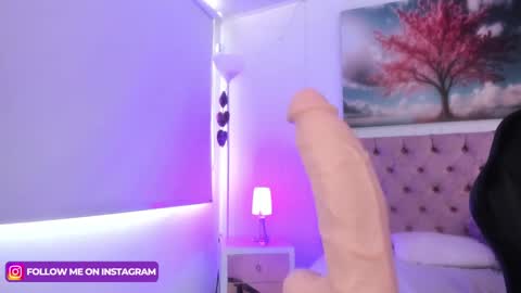 Snapshot of julianaa_castro chatting on 1, 2, 2025 JULIANA CASTRO online show from 1, 2, 2025