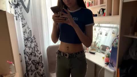 Snapshot of julianeaukamp chatting on 3, 2, 2026 Viola online show from 3, 2, 2026