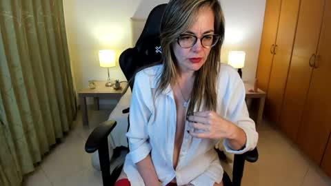 Fernanda online show from 25, 1, 2025