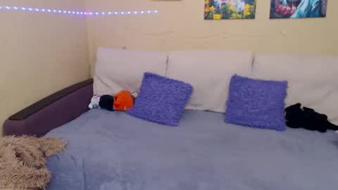 Snapshot of juliasane_ chatting on 17, 2, 2025 Jul online show from 17, 2, 2025