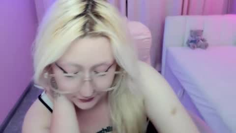 Snapshot of juliasharkk chatting on 13, 10, 2025 JuliaSharkk online show from 13, 10, 2025