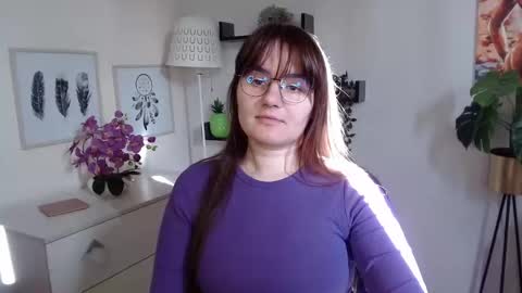 Snapshot of julie_extasy chatting on 10, 10, 2025 Julie online show from 10, 10, 2025