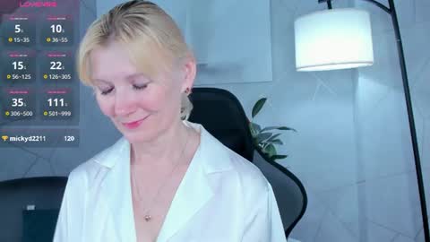 Snapshot of julie_lucasss chatting on 19, 6, 2026 Julie Lucasss online show from 19, 6, 2026