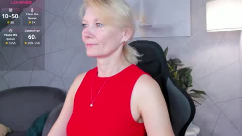 Snapshot of julie_lucasss chatting on 22, 6, 2026 Julie Lucasss online show from 22, 6, 2026
