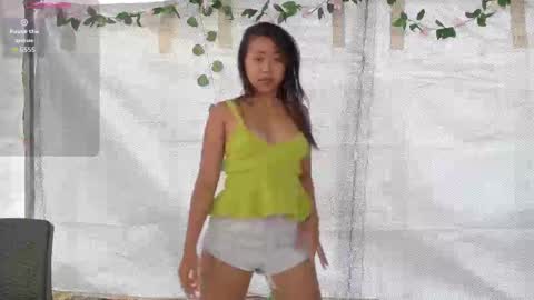 Snapshot of julie_vixen chatting on 4, 3, 2026 julie_vixen online show from 4, 3, 2026