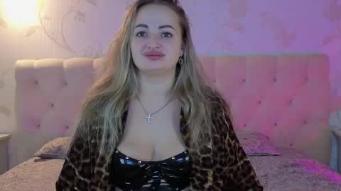 Snapshot of juliedevis chatting on 30, 10, 2025 JulieDevis online show from 30, 10, 2025