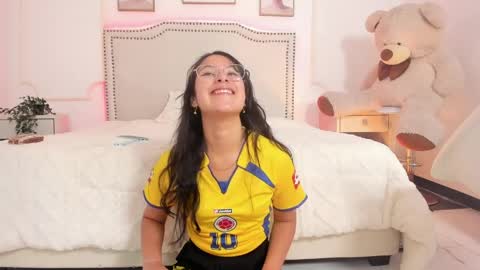 juliee_ross online show from 10, 4, 2026