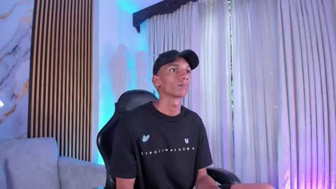 Julien online show from 27, 10, 2025