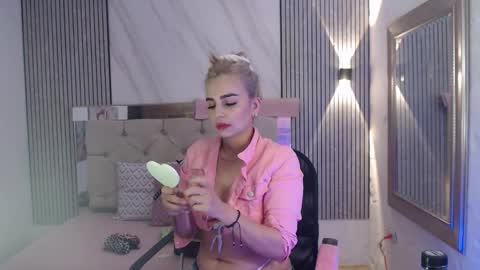 julieta__fox_ online show from 7, 2, 2026