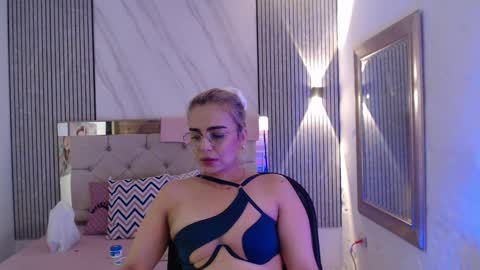 julieta__fox_ online show from 23, 2, 2026