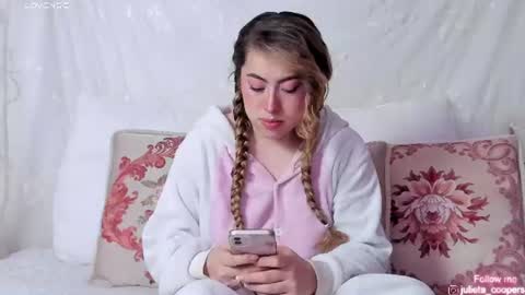 Snapshot of julieta_cooper20 chatting on 18, 6, 2026 Juli online show from 18, 6, 2026