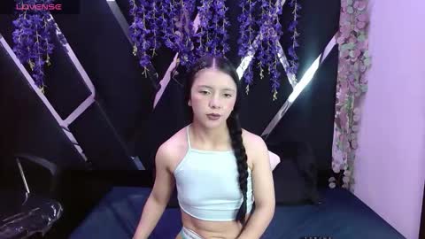 Snapshot of julieta_diamond chatting on 2, 12, 2025 Julieta online show from 2, 12, 2025