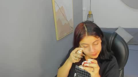 Julieth  online show from 18, 11, 2025