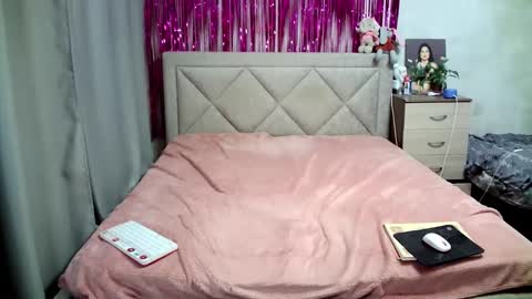 Julietkitty online show from 7, 3, 2025