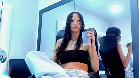 Hi guys It is a pleasure to have you here I am Julieta  online show from 24, 9, 2025