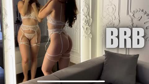 Snapshot of juliette_junson chatting on 1, 2, 2025 Julie online show from 1, 2, 2025