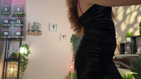 Snapshot of juliette_junson chatting on 2, 2, 2025 Julie online show from 2, 2, 2025