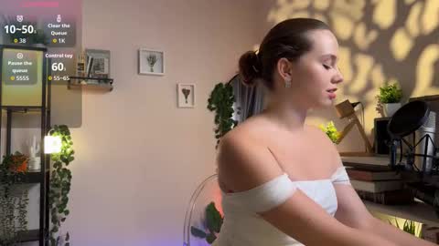 Snapshot of juliette_junson chatting on 23, 9, 2025 Julie online show from 23, 9, 2025