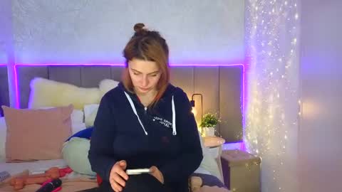 Snapshot of juliettevolpe2 chatting on 15, 1, 2025 JulietteVolpe Wyorika online show from 15, 1, 2025