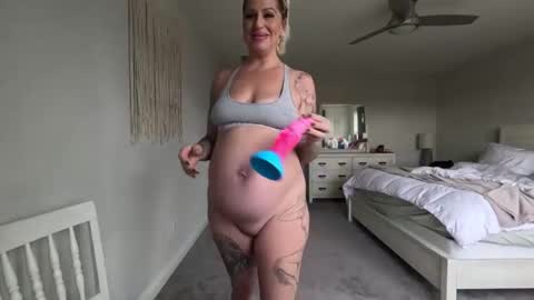 Snapshot of juliewets chatting on 6, 12, 2024 Julie online show from 6, 12, 2024