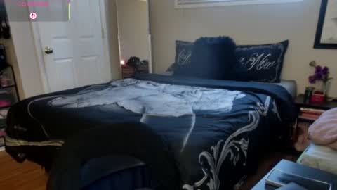 Snapshot of julimonroe chatting on 26, 9, 2025 Juli Monroe online show from 26, 9, 2025