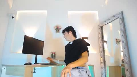 Snapshot of jullian_ricci chatting on 3, 5, 2026 jullian online show from 3, 5, 2026