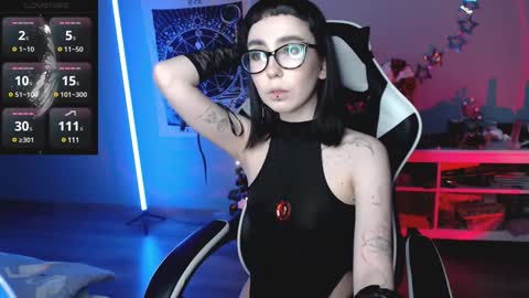 Snapshot of julscinamon chatting on 12, 1, 2025 Baroness Von Cringe online show from 12, 1, 2025