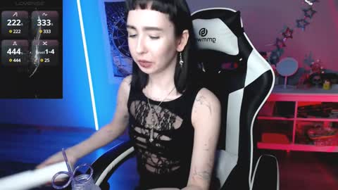 Snapshot of julscinamon chatting on 17, 1, 2025 Baroness Von Cringe online show from 17, 1, 2025