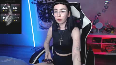 Snapshot of julscinamon chatting on 25, 1, 2025 Baroness Von Cringe online show from 25, 1, 2025