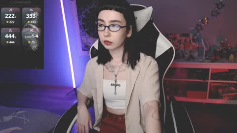 Snapshot of julscinamon chatting on 6, 2, 2025 Baroness Von Cringe online show from 6, 2, 2025